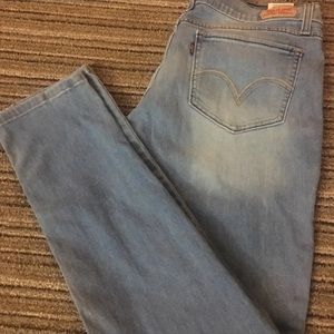 Womens Levis